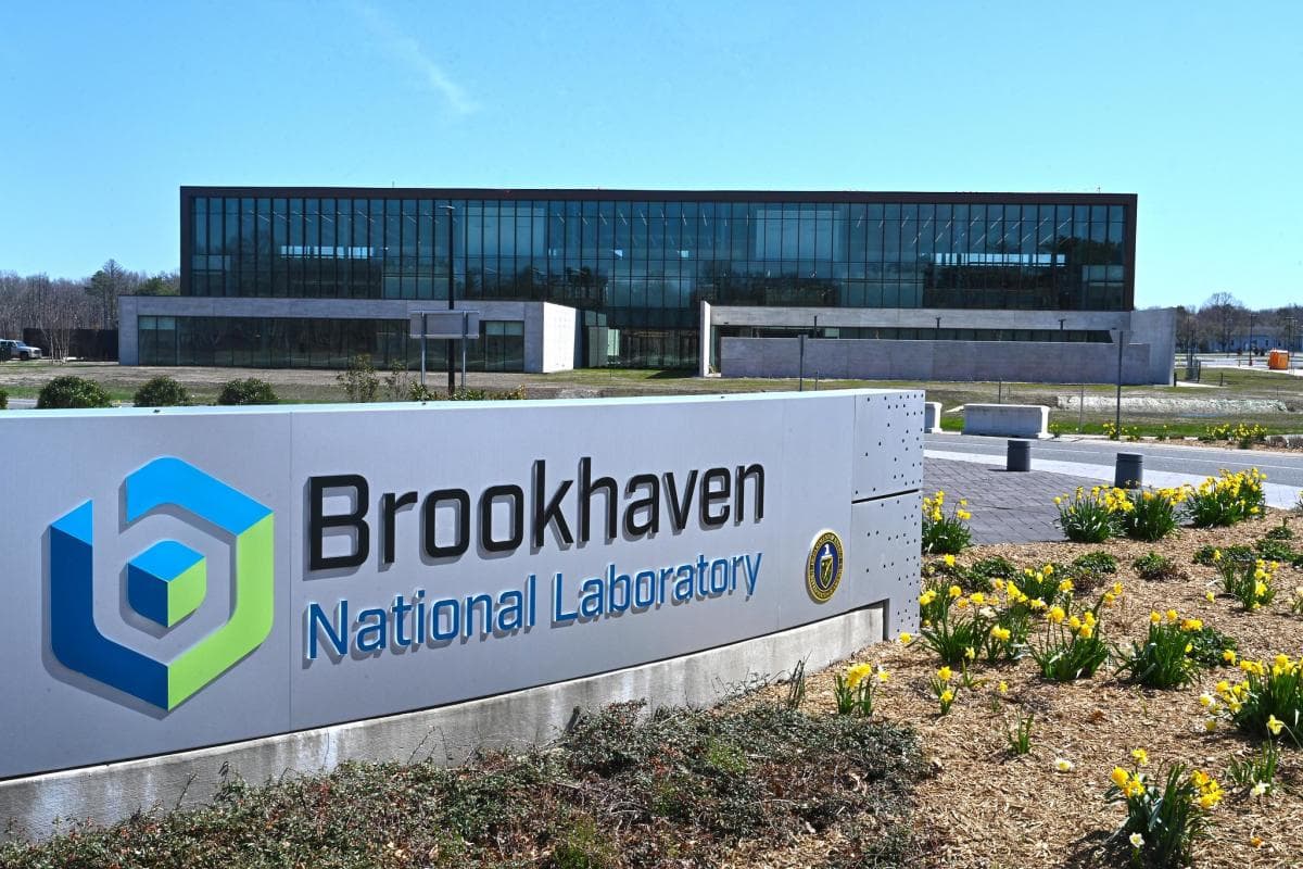 Brkhvn_maingate_suscbldg_F9100800-A965-438A-BC005883A05C329D_9a8decff-321d-4e2c-89bd2f93c6b3bfa7.jpg