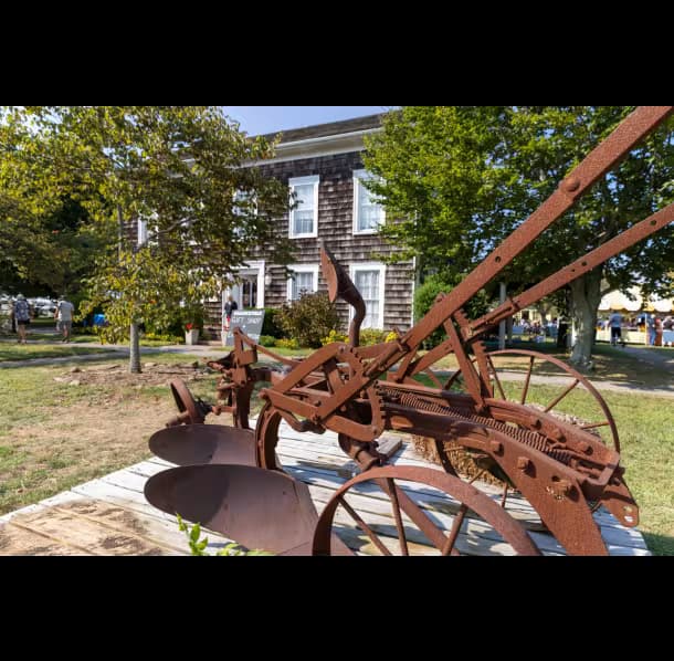 MOConnor_HallockVille_7154-Michael-OConnor_40570E37-4413-41F4-BA28D4CF1AB01689_116185cf-ff29-4374-81fc17090fdbca2a.avif